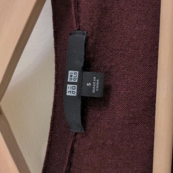 Uniqlo Maroon 100% merino wool cardigan - Picture 2 of 6